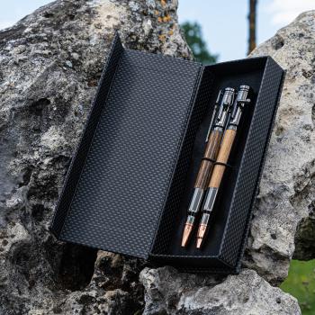 Etui-Geschenkbox Carbon-Optik bis zwei Stifte